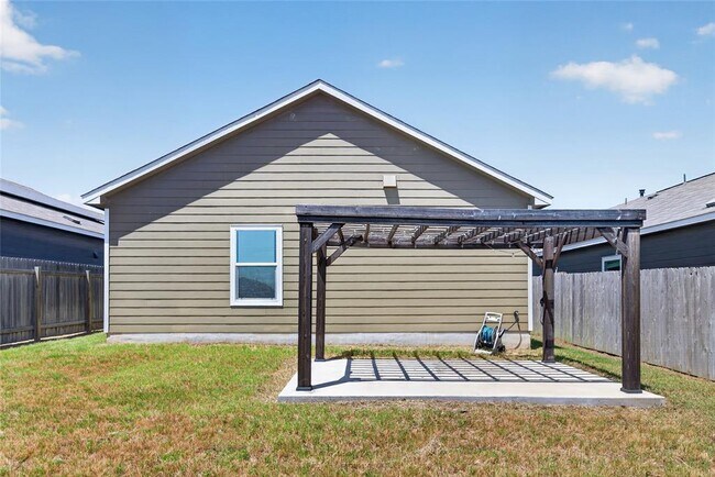 Building Photo - 15608 Spring Hill Ln