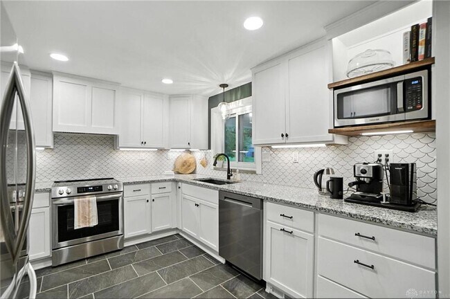 Building Photo - 108 Napoleon Dr