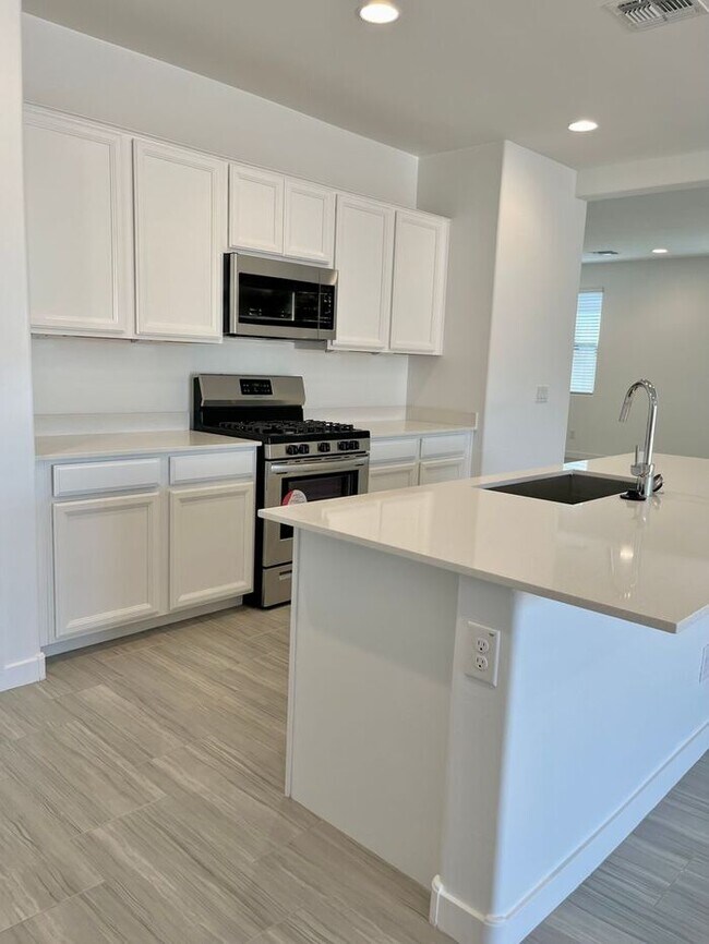 Building Photo - Available September 1st! Newly Built Smart...
