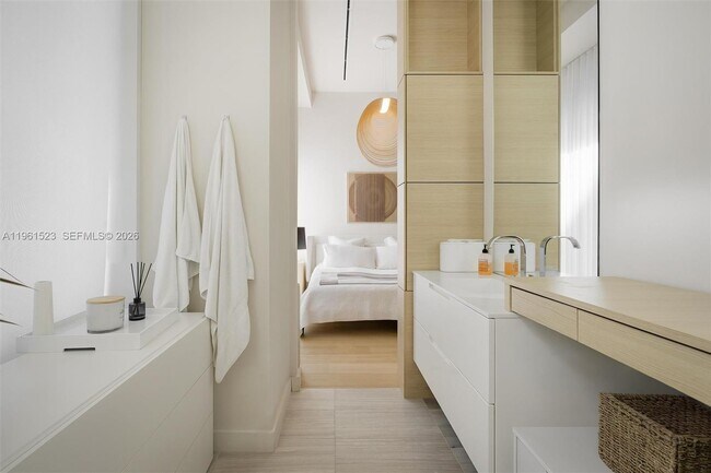 Building Photo - 4701 Meridian Ave