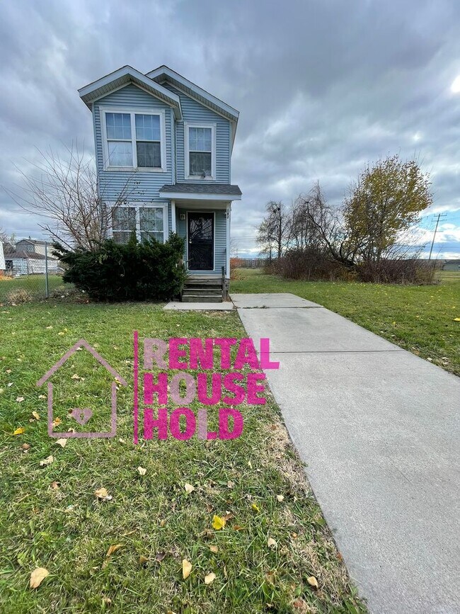 Building Photo - Completely Redone 3 Bed 1.5 Bath Rental!