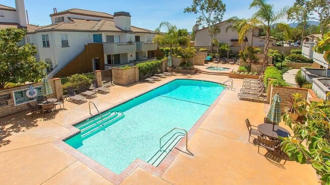 Building Photo - 23516 Magic Mountain Pkwy