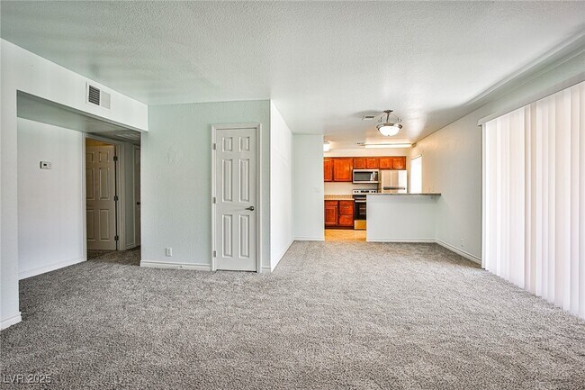 Building Photo - 5240 Indian River Dr