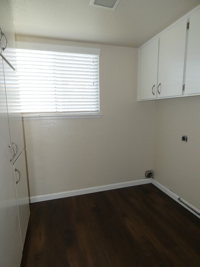 Building Photo - 128 Arcadia Dr