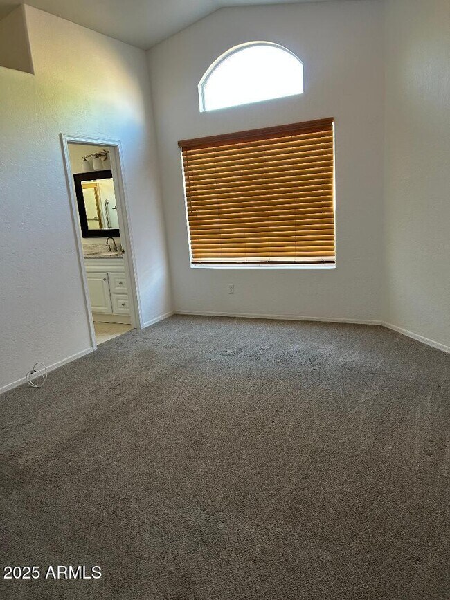 Building Photo - 2221 E Union Hills Dr