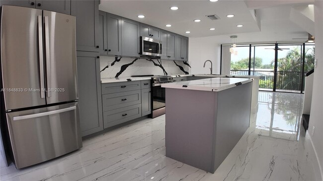Primary Photo - 2801 SW 87th Ave