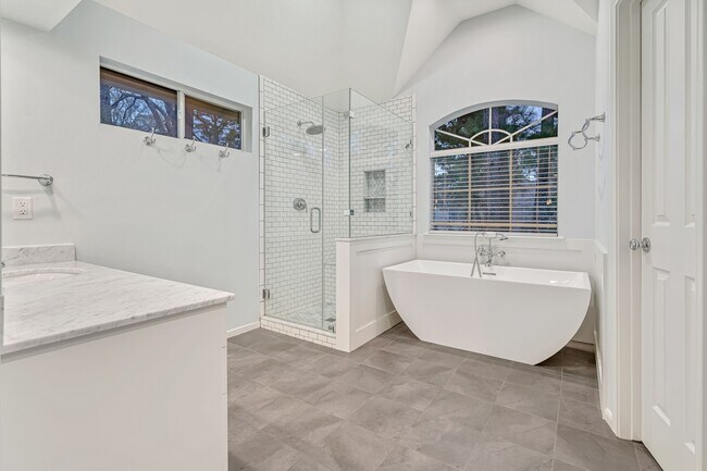 Building Photo - 199 Maple Path Pl