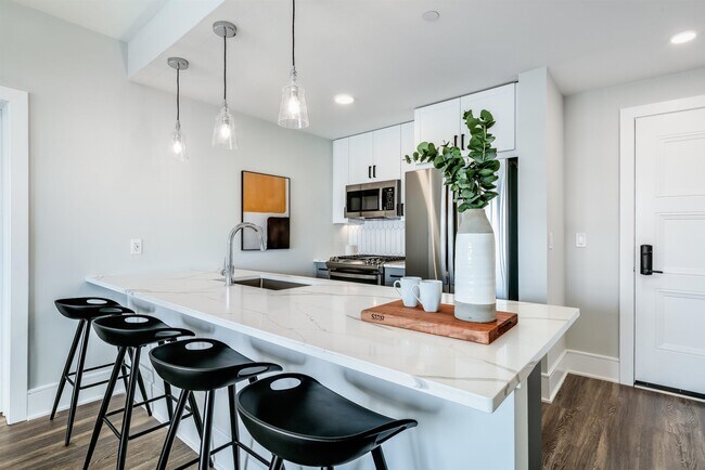 Building Photo - 32 Oakland Ave