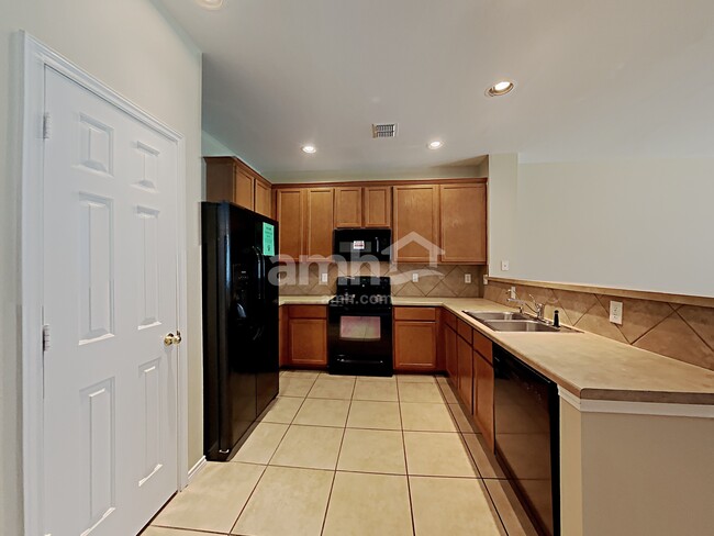 Building Photo - 26814 Sparrow Rdg