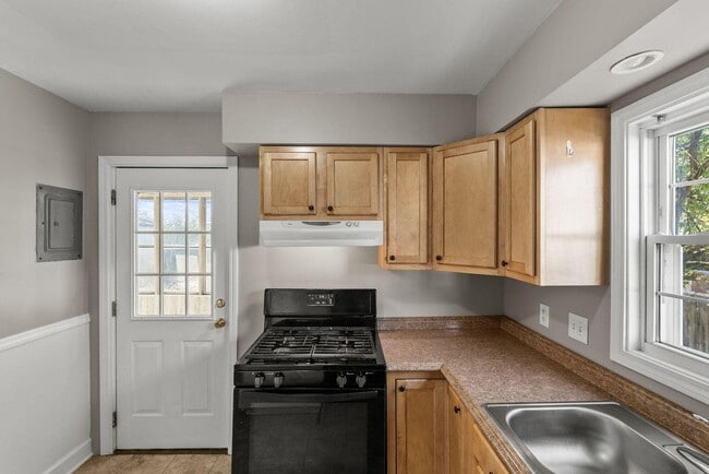 Building Photo - 154 Northwood Dr