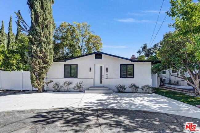 Primary Photo - 9642 Tujunga Canyon Blvd
