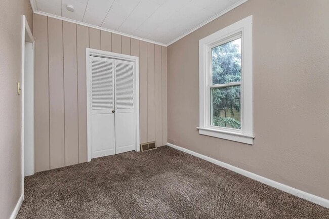 Building Photo - 639 Caledonia Pl