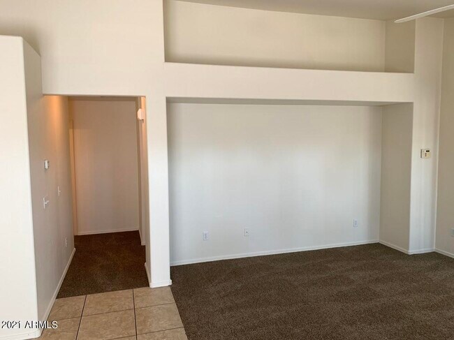 Building Photo - 6005 S 15th Dr