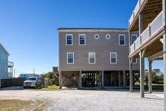 Building Photo - Coastal Duplex with Stunning Water Views —...