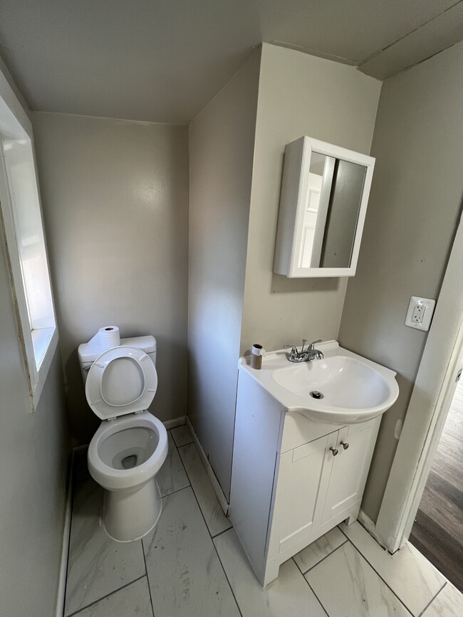 Building Photo - 44 8th St