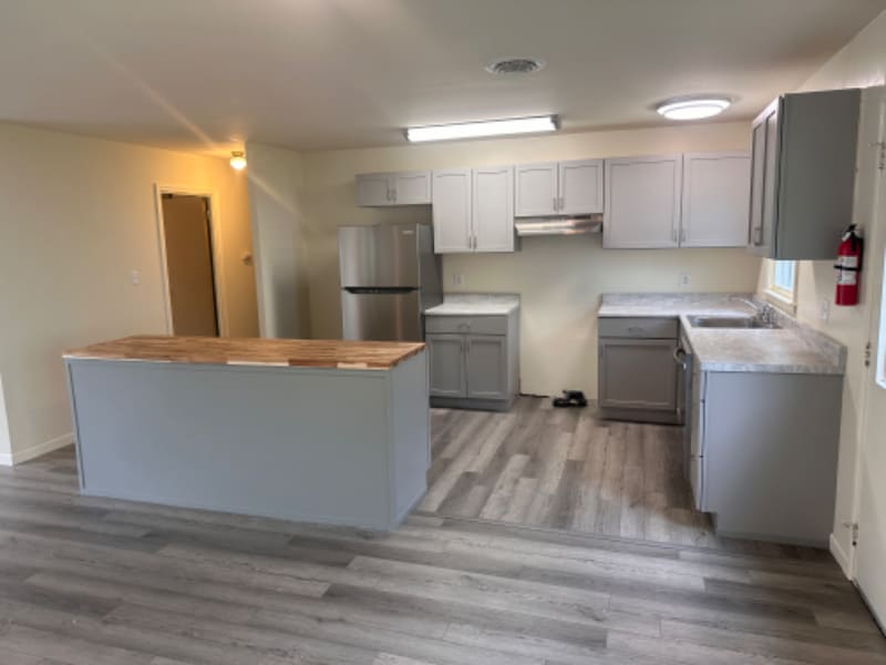 Building Photo - 1940 N Oak Ln