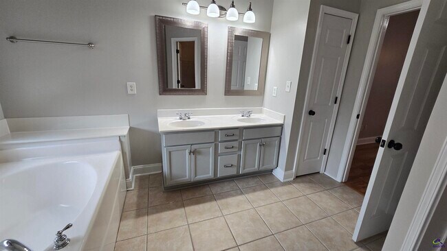 Building Photo - 104 Wetherby Ct