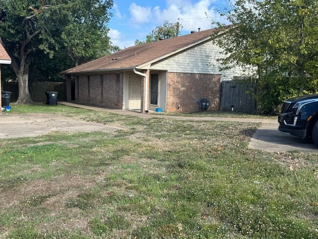 Primary Photo - SUBLEASE AVAILABLE DECEMBER 1st Cute 2 bed...