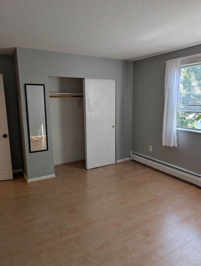 Building Photo - Somerville 2 bedroom with parking for 9/1