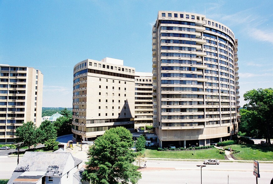 Primary Photo - Hampton Plaza Apartments