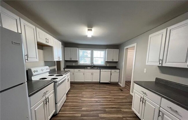 Building Photo - 3025 Maysville Rd