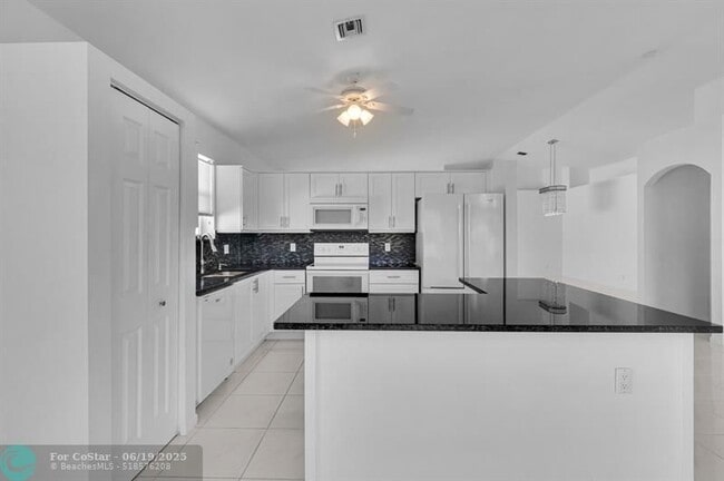 Building Photo - 9631 Orchid Grove Trail
