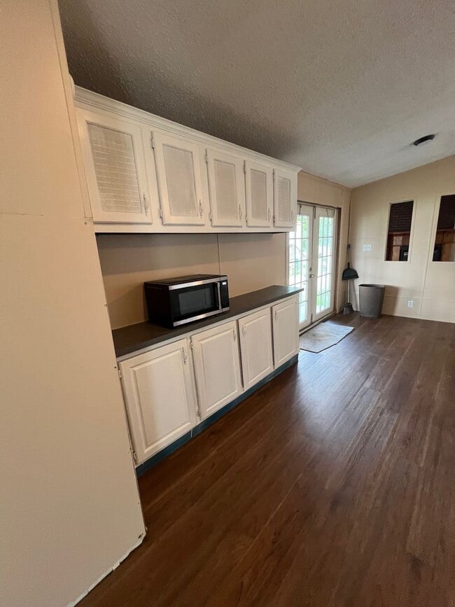 Building Photo - Mobile Home for lease in Sulphur