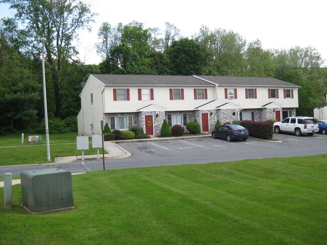 Building Photo - 212 Magnolia Dr
