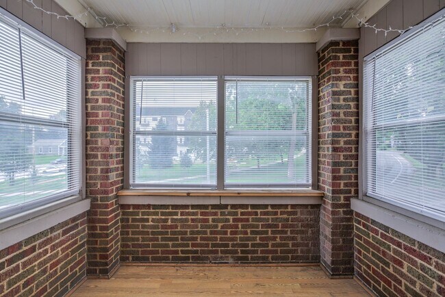 Building Photo - 3310 Jackson St