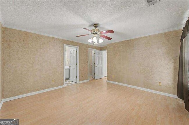 Building Photo - 2025 Baramore Oaks Dr