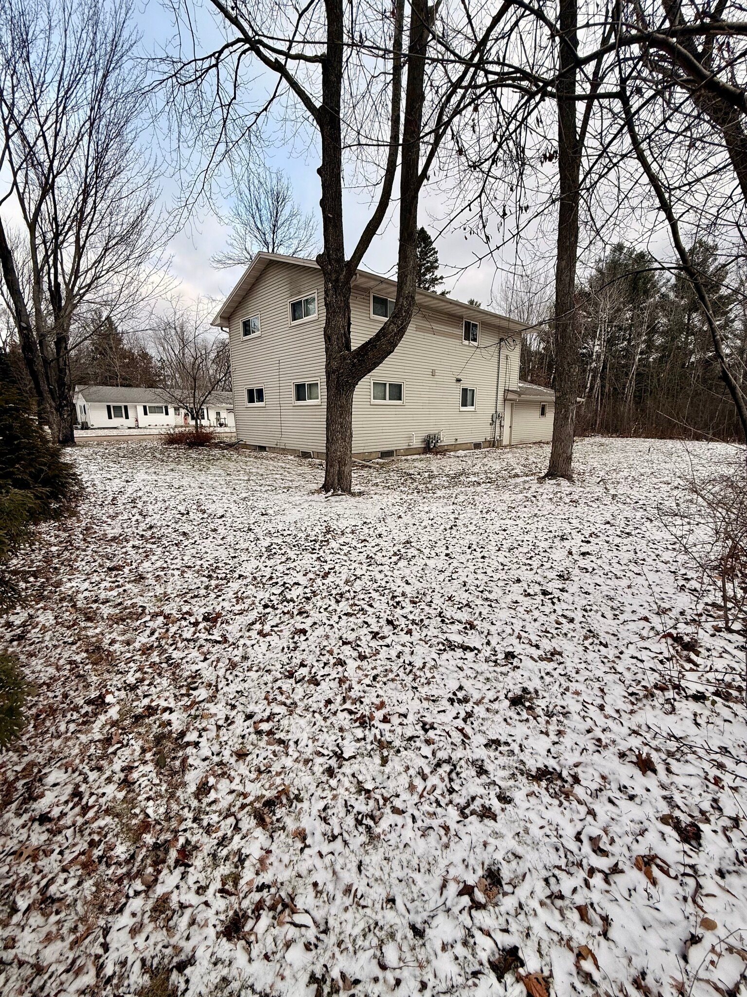 Building Photo - 310 Poplar St