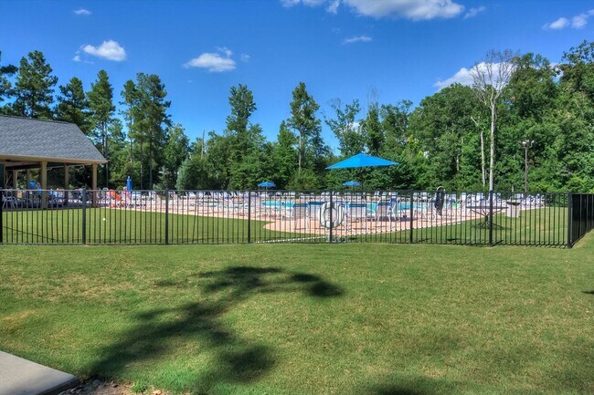 Building Photo - 3 Bedroom 2.5 Bath in Canterbury Farms!