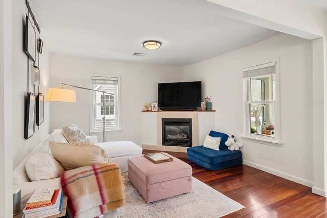 Building Photo - 7 Quincy St