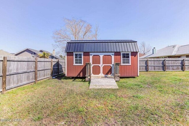 Building Photo - ** Brick Home in great neighborhood close to TAFB