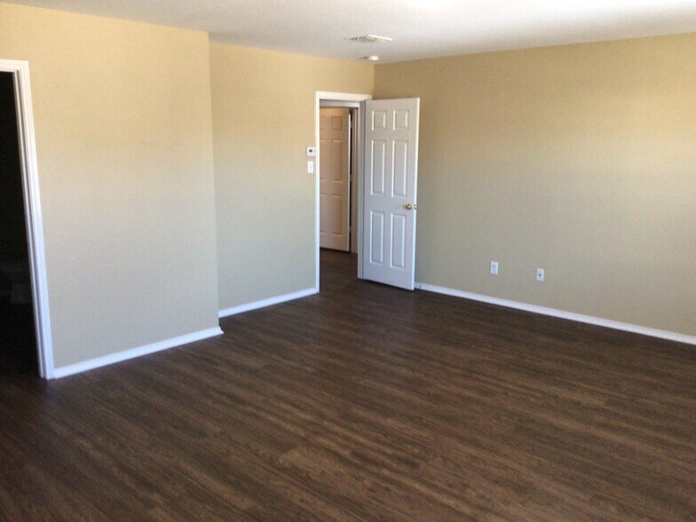 Building Photo - 1333 Gayle St