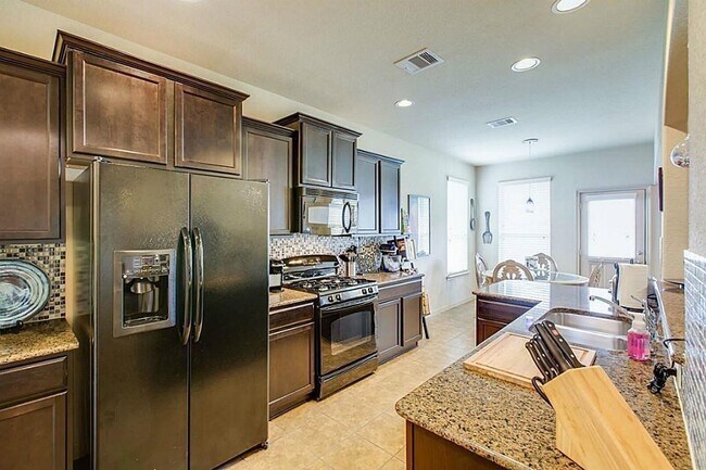 Building Photo - 2510 Shady Falls Ln