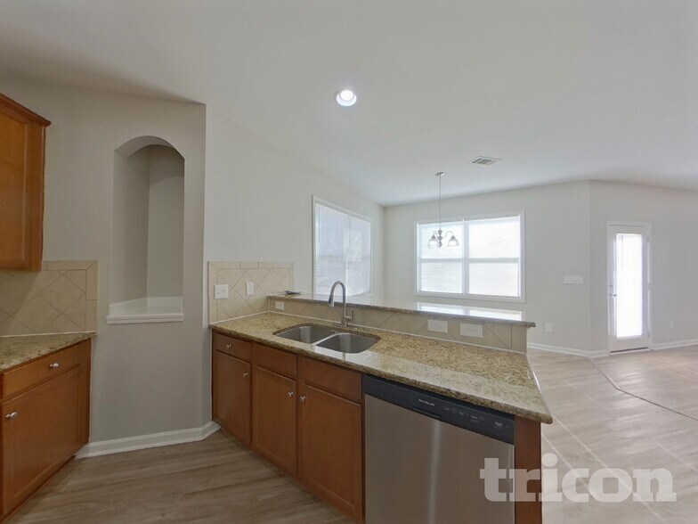 Building Photo - 2017 Rockycreek Ln