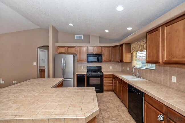 Building Photo - 11845 E 27th Pl