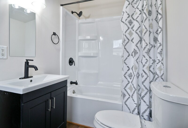 Building Photo - 213 Iowa St