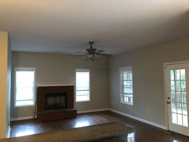 Building Photo - 1343 Chadwick Shores Dr