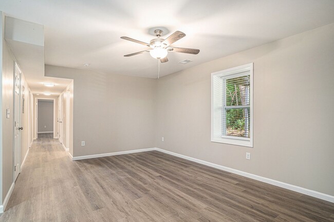 Building Photo - Fully Renovated 3BR/2BA in Forest Park!