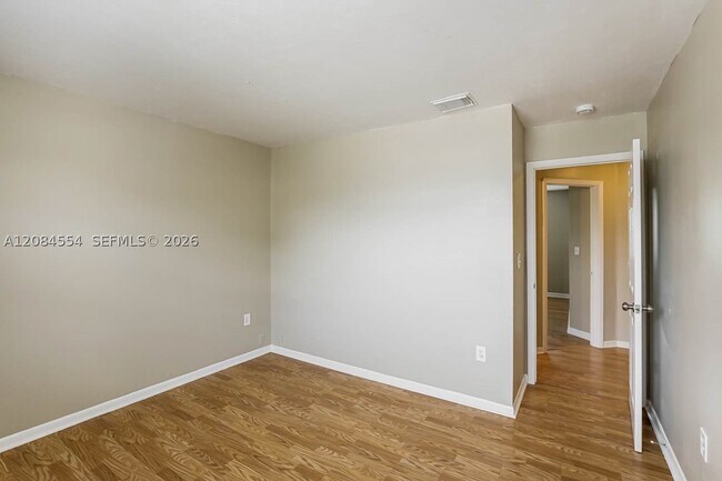 Building Photo - 13995 Langley Pl
