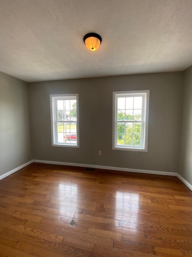 Building Photo - Gorgeous 3/4 bedroom 3 bath house for rent!
