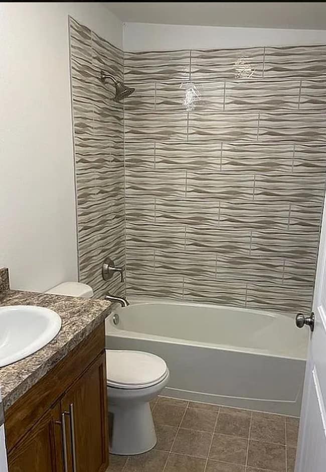 Building Photo - Fully remodeled 3 bed 2 bath