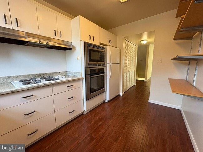 Building Photo - 6317 Pearce Ave