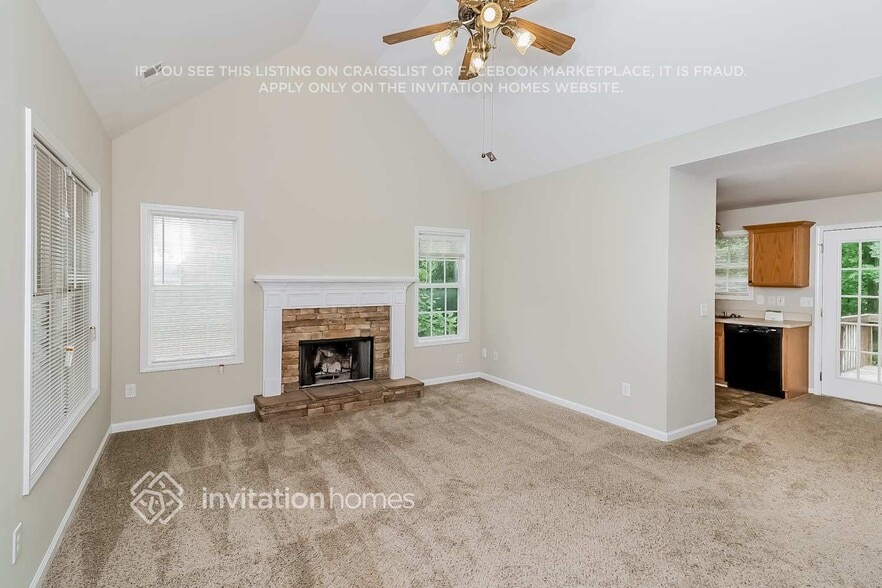 Building Photo - 5760 Tanglewood Dr
