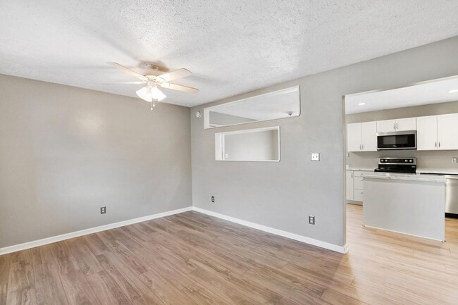 Building Photo - Pet Friendly Rental with no carpet!
