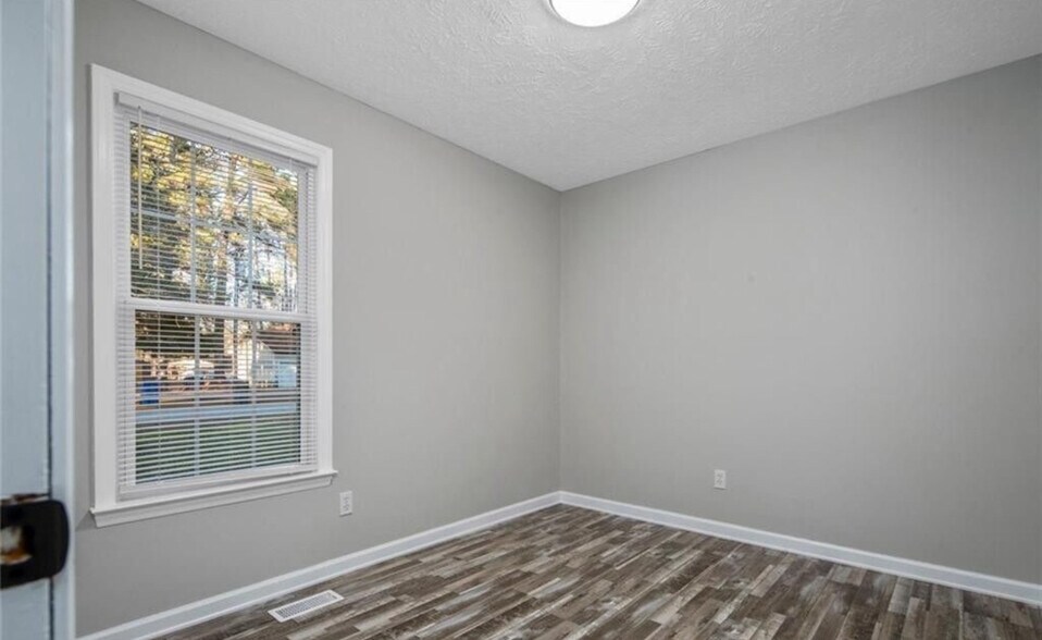 Building Photo - 9400 Gooden Dr