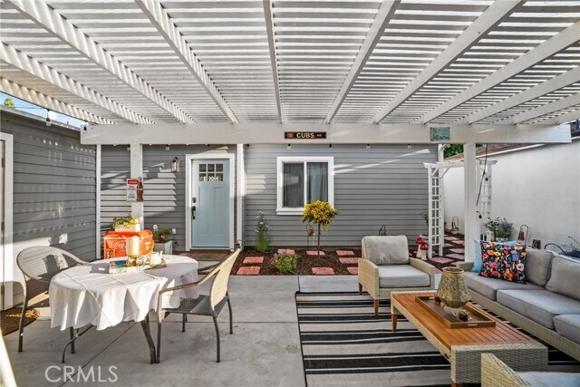 Building Photo - 426 Jacaranda Pl