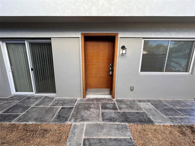 Building Photo - 8922 Trone Cir